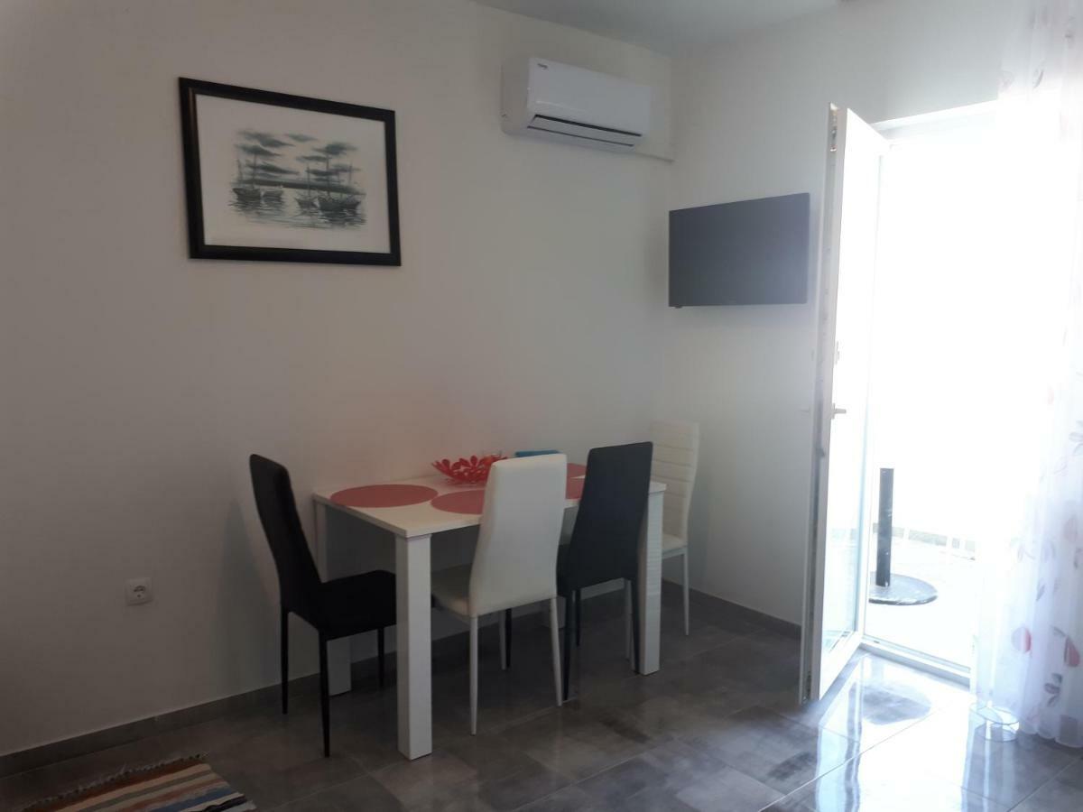 Apartmani Korina Starigrad Paklenica Extérieur photo