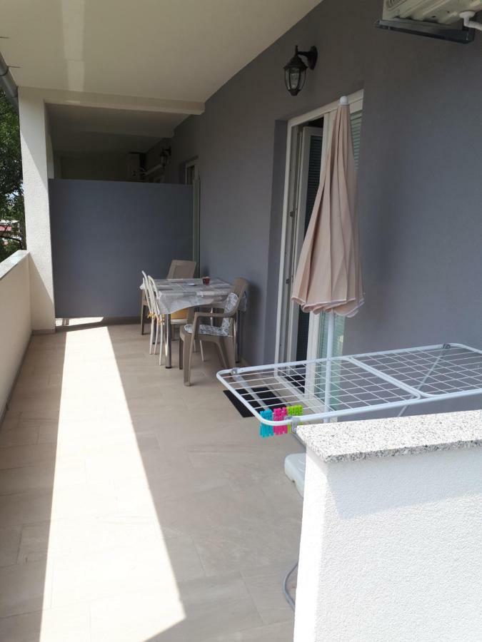 Apartmani Korina Starigrad Paklenica Extérieur photo