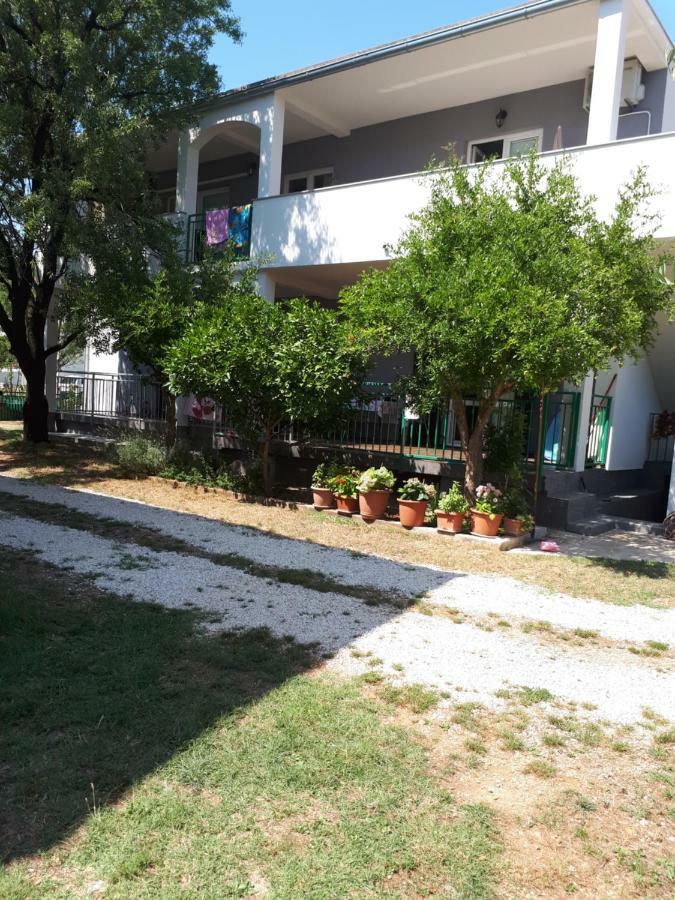 Apartmani Korina Starigrad Paklenica Extérieur photo