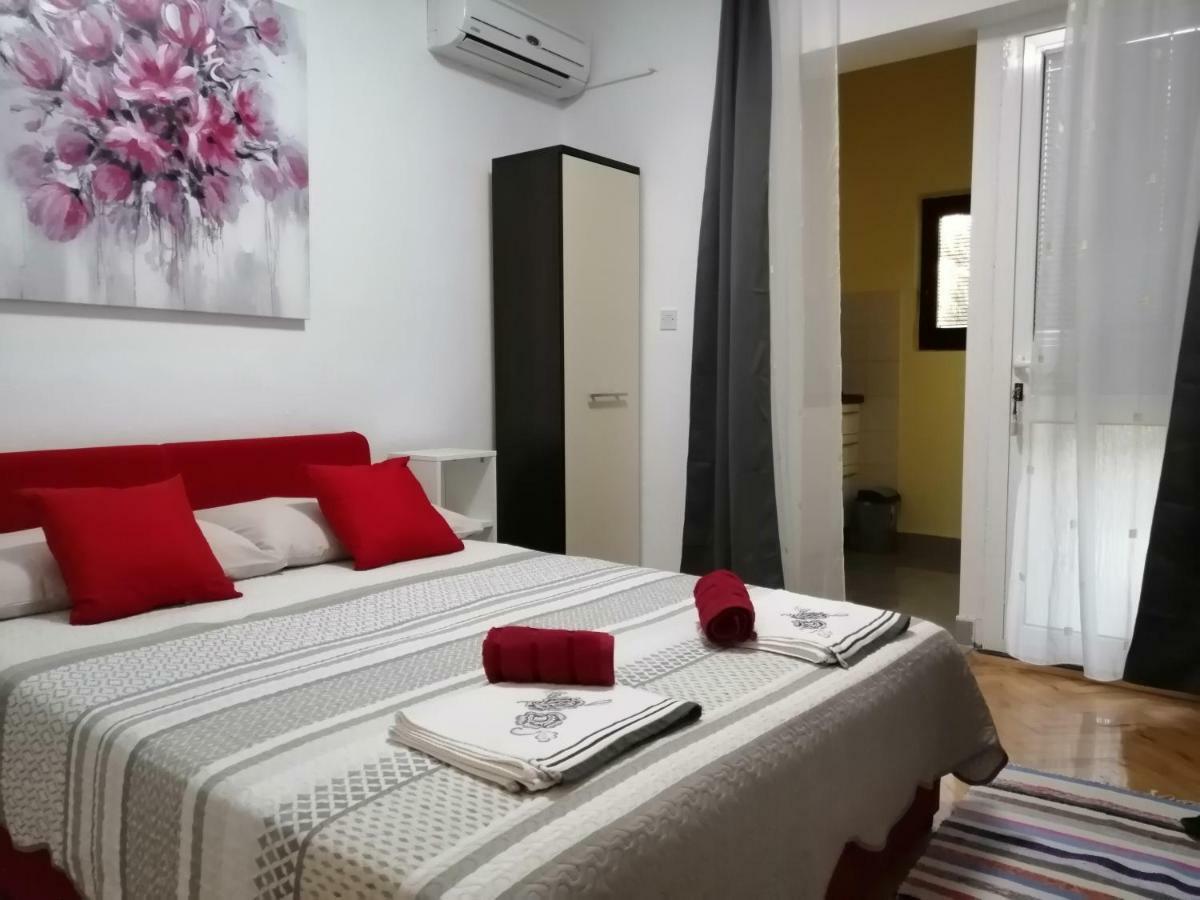 Apartmani Korina Starigrad Paklenica Extérieur photo